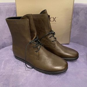 THE FLEXX LEATHER BOOTS